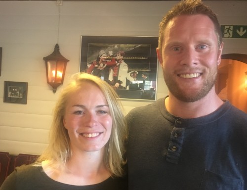 ! rets brudepar som i likhet med 1957 paret ikke gifter seg p ordentlig. Tuva Grov Bye og Thomas Fossgrd (Foto: Knut Medhus)