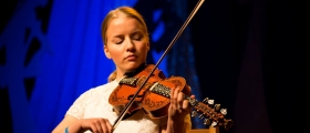 Helga Myhr kan bli Årets unge folkemusiker 2018